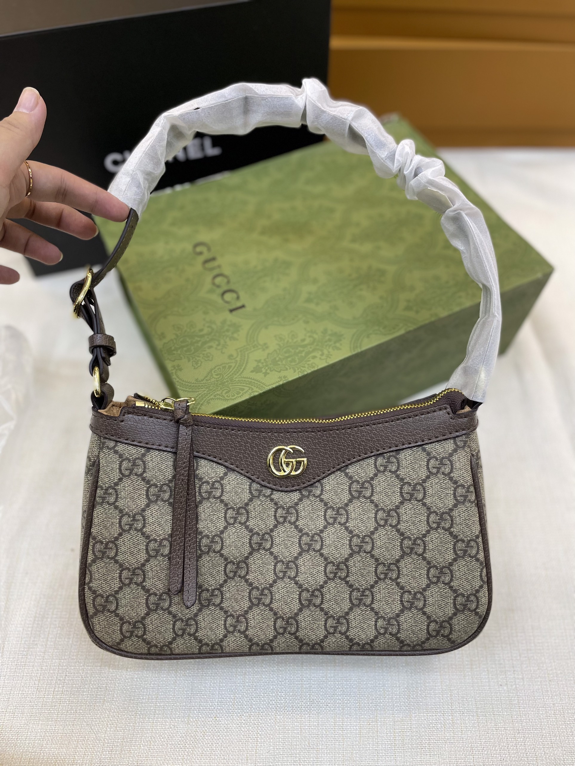 Túi Xách Gucci Ophidia GG Super Canvas Shoulder In Brow Gold Lock Size 24cm